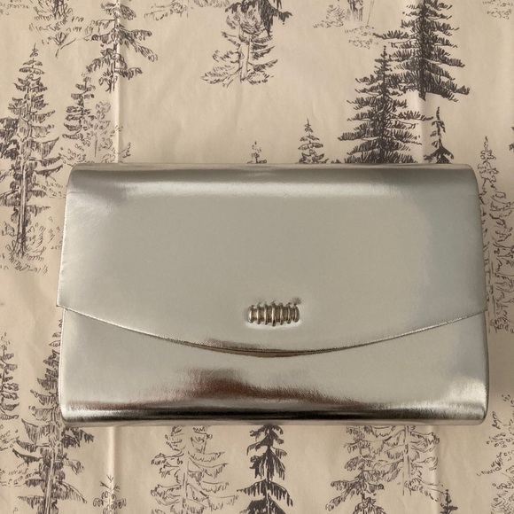 Silver Mettalic Mini Purse - Picture 4 of 7
